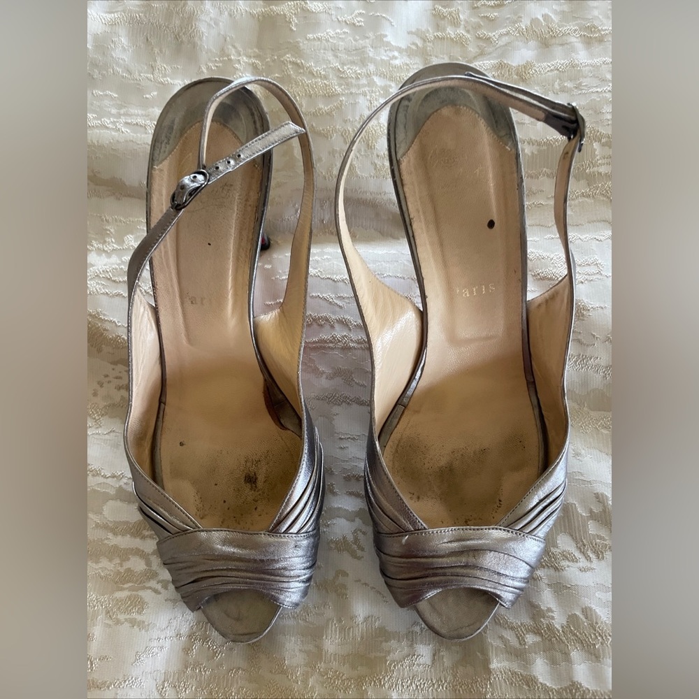 Christian Louboutin Pewter Leather High Heels (Preowned)(Size 41)